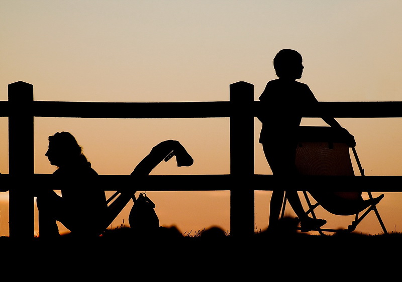 Bretagne 09-2012 D35_1471 als Smart-Objekt-1 Kopie.jpg - Bei einem Strandspaziergang im Restlicht der Abendsonne fotografiert